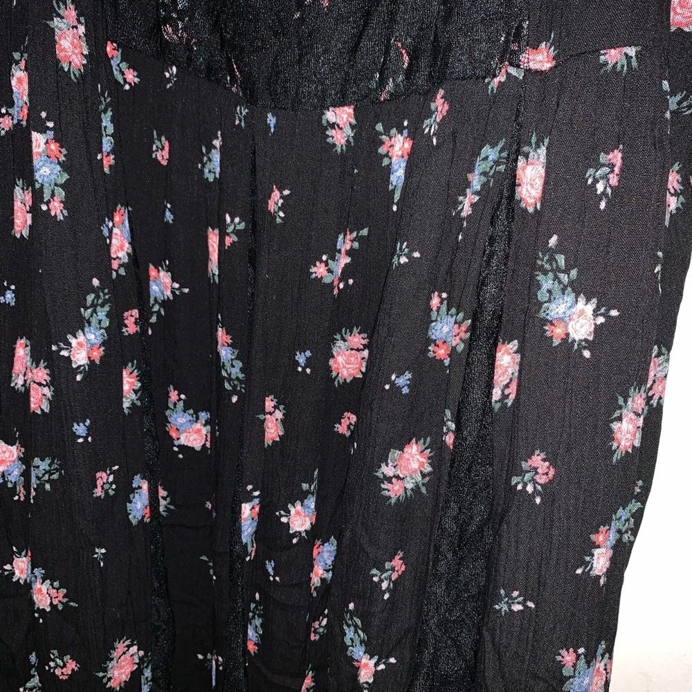 Maxi - Picture 2 of 2
